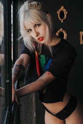 (Suicide Girls) 01 Haziran 2023 – Onlydoxfans – İç – Dış Gurur(52P)