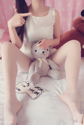 (İnternetten derlenmiştir) Weibo kızı Xia Moguo’nun elleri, ayakları ve kırmızı dudakları var (27P)
