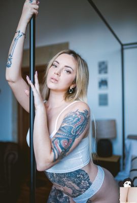 (Suicide Girls) 27 Ağustos 2023 – Myku – Şeker Kadar Beyaz (47P)