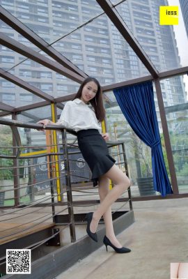 (IESS) 01.07.2018 Sixiangjia 141: Yeni model “İnce etli bacaklı yumuşak kız” (99P)