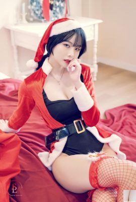 SAINT Photolife – Yuna – Cilt 24 Merry Yuna)'nın Noeli (65P)