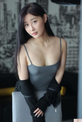 XiuRen Çinli model Gu Chuchu'nun büyük ayaklı özel fotoğraf çekimi tam sürüm 21 gönderi 8 (140P)