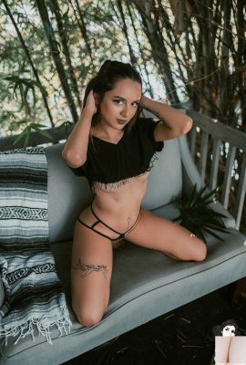 (Suicide Girls) 02 Aralık 2023 – Isabella – Kısa Üst (43P)