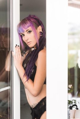 (Suicide Girls) Brighid – Beni Düzenle