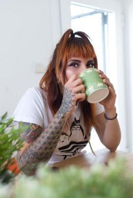 (Suicide Girls) Brighid – Benimle Kahvaltı