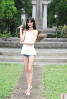 (Model fotoğrafı) Tayvanlı model Lola'nın güzel bacakları özel bir yerde çekilmiş (32P)