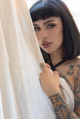 (Suicide Girls) 28 Ocak 2024 – Slava – Altın Saat (51P)