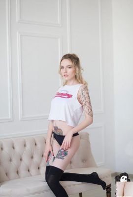 (Suicide Girls) Hellia – Sabah Masumiyeti