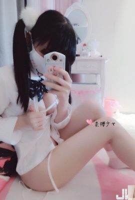 (İnternet ünlüsü) Xiao Nai Sakura'dan bir ısırık alın (Nai Sakura Kızı) @ Strawberry Panties (22P)