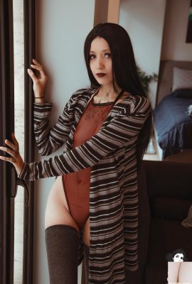 (Suicide Girls) 24 Nisan 2024 – Niae – Bordo (50P)