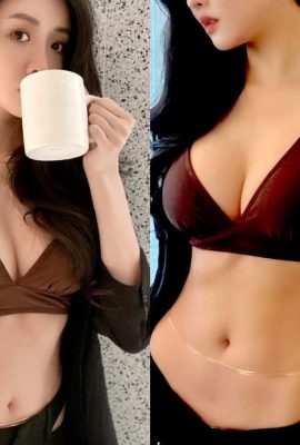 Seksi ateşli kız “netizenlerin süper ateşli kıyafetler giydiğini görüyor” sert bir şekilde yemek yiyor ve tatlı bir şekilde gülümsüyor (11P)