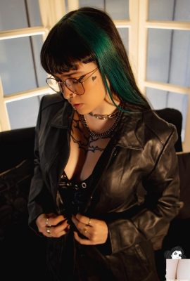 (Suicide Girls) 15 Ocak 2024 Vegandemon – DéSHERBER (59P)