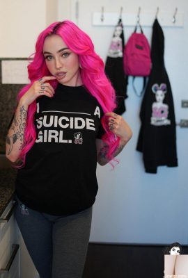 (Suicide Girls) 17 Mayıs 2023 – Aveda – Kendi Yazım (43P)