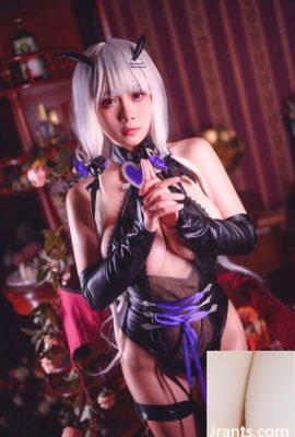 (Coser) Doom 787 – Azur Lane “Görkemli Succubus” (40P)