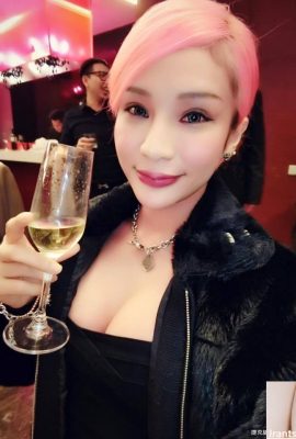 “Guoguang Tanrıçası” Nana Liang Liang Yunfei gece geç saatlerde “büyük göğüsler ve şişkin fotoğraflar” yayınlayarak netizenlerin uykusuzluk çekmesine neden oldu (40P)