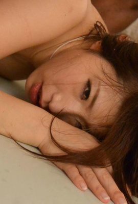 Japon olgun kadın üç zenciyle dövüşüyor Neyse ki bu zencilerin sikleri o kadar da abartılı değil (23P)