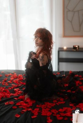 (Suicide Girls) 20.2025 -Catfois -Dişler ve Güller (48p)