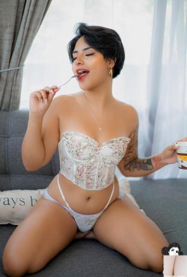 (Suicide Girls) 02 Şub 2025 – Noapetit – I I It It (40p)