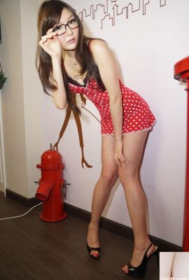 (Model Fotoğraf) Xiaoyumei’nin seksi kapalı bacakları (40p)