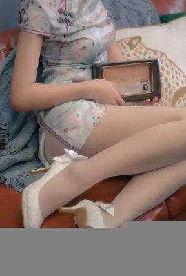 Misaki Suzuki – Cheongsam (44p)