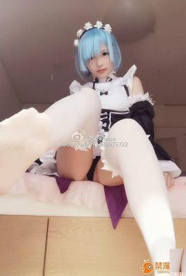 (Xi Daidai) Rem Cosplay (32p)