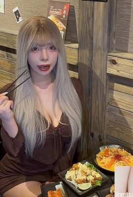 Seksi model “33” ona bakar ve insanları biraz sefil hissettirir (10p)