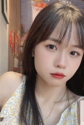 Çıplak ve açık bir kızla güzel bir kızın havalı bir fotoğrafı! (14p)