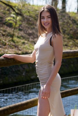 Hilary C – (117p) 'de sarılmış