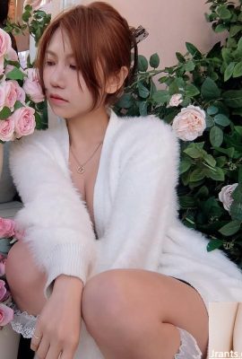 Yandaki güzellik “Eve Butterfly” oldukça göz alıcı (10p)