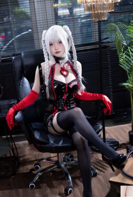 Güzel Yuno Shimizu-Beyaz saçlı hemşire (57p)