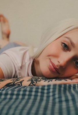 (Suicide Girls) 01 Haz, 2025 – Thelolaboop – Yatak Odası Gözleri (42p)