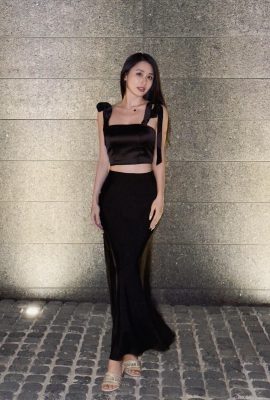 Güzel ve güzel bir bacak, iyi bir figür, “carina”, zarif ve çekici (10p)