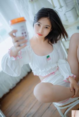 (Ulusal Model İnsan Vücudu) Nnian”Lollipop'u seven kız” (35p)