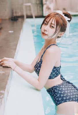 Fuar ve hassas kız “Miko” tatlı yüz ve şiddetli figür cazibe (10p)