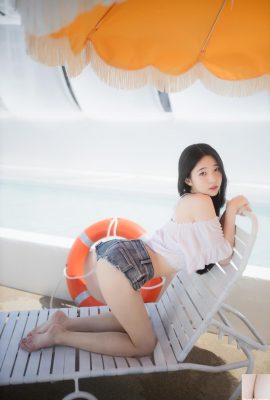 (Yeon Woo) Seksi ve güzel bir vücut gösteren (37p)
