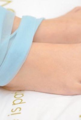 (Legku Fotoğraf) Mavi çoraplı uzun bacaklı kızların sayısı No.008 (33p)