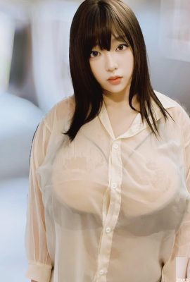 “Bibi” büyük göğüslü internet ünlüsü göğüslerini kaplamaz (10p)