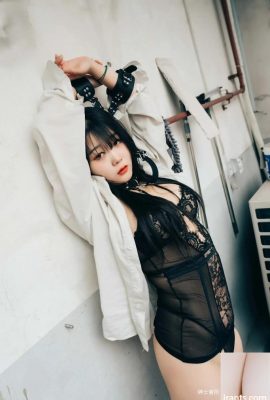 Zia Haivia sıkı ve yakın (70p)