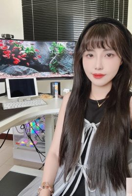 Zarif güzellik “Chen Ningcai” tatlı bir şekilde kalbinize gülümsüyor (10p)