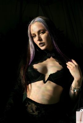 (Suicide Girls) 06 Temmuz 2025 – Vitadeam – Moon (46p)