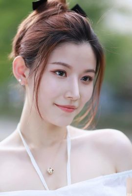 “Carrie Zi Ye” o kadar harika bir vücuda sahip ki insanlar onu elinden bırakamıyor (10P)