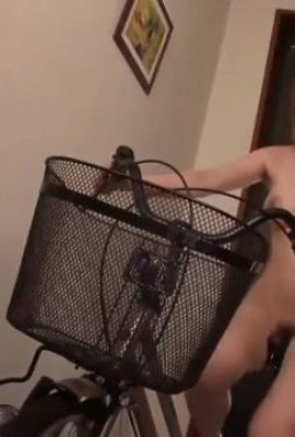 Çıplak öğretmen, eğer sınavda başarılı olursa tüm aile onu becersin (49P)