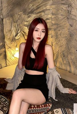 “Zoe Ruoyi” güzel göğüslere, açık tenli ve harika bir cilde sahip (10P)