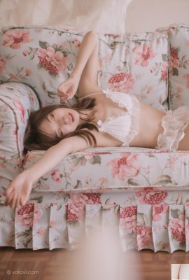 Güzel, çiçekli bir öğleden sonra (28P)