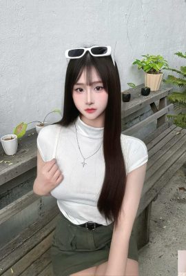 “Lingling” büyüleyici seksiliğini gizleyemeyen güzel bir figüre sahip (10P)